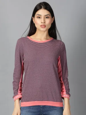 Women Pink & Blue Small Checked Round Neck Casual T-Shirt